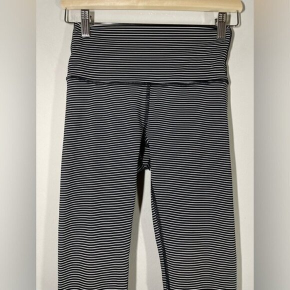 Lululemon Wunder Under Crop (High-Rise) Full-On Luxtreme Hype Stripe Black White - Picture 7 of 10